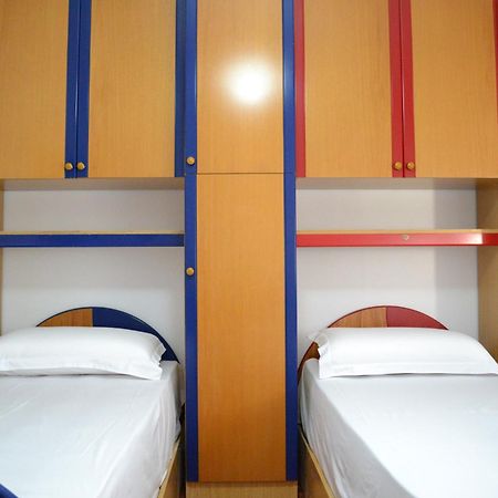 Central 5 Bedrooms Apartment Partial Seaview Вльора Екстер'єр фото