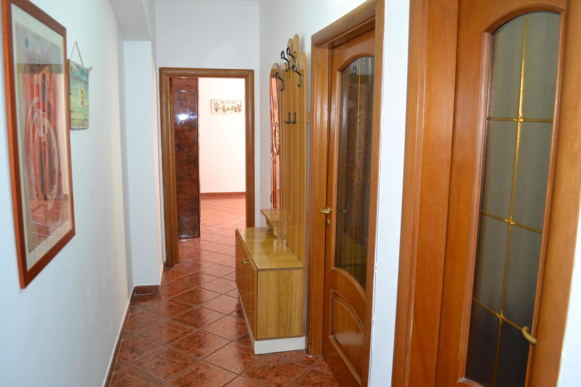 Central 5 Bedrooms Apartment Partial Seaview Вльора Екстер'єр фото