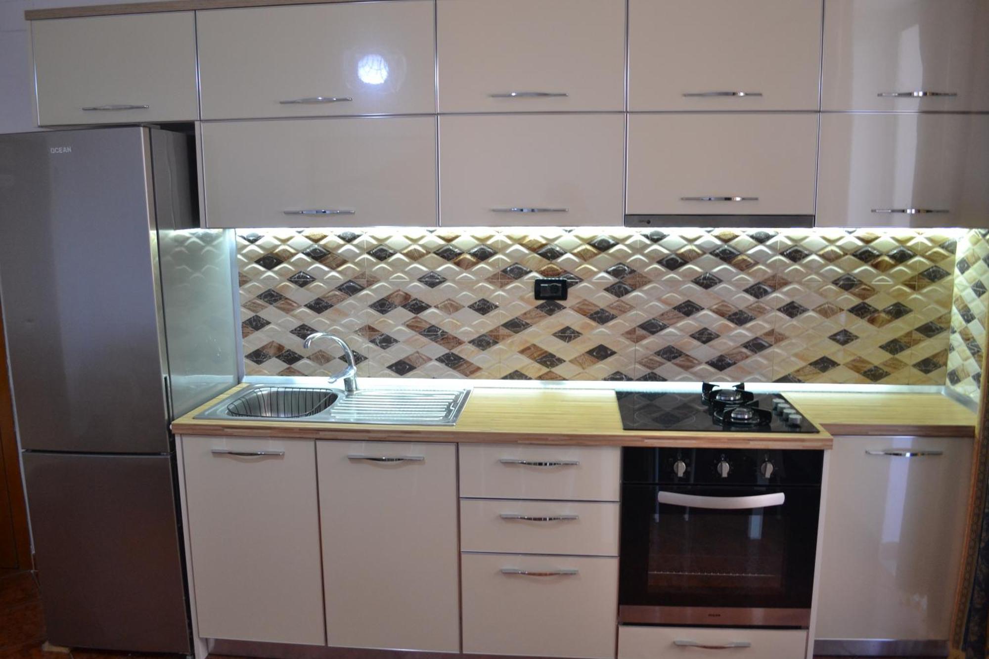 Central 5 Bedrooms Apartment Partial Seaview Вльора Екстер'єр фото