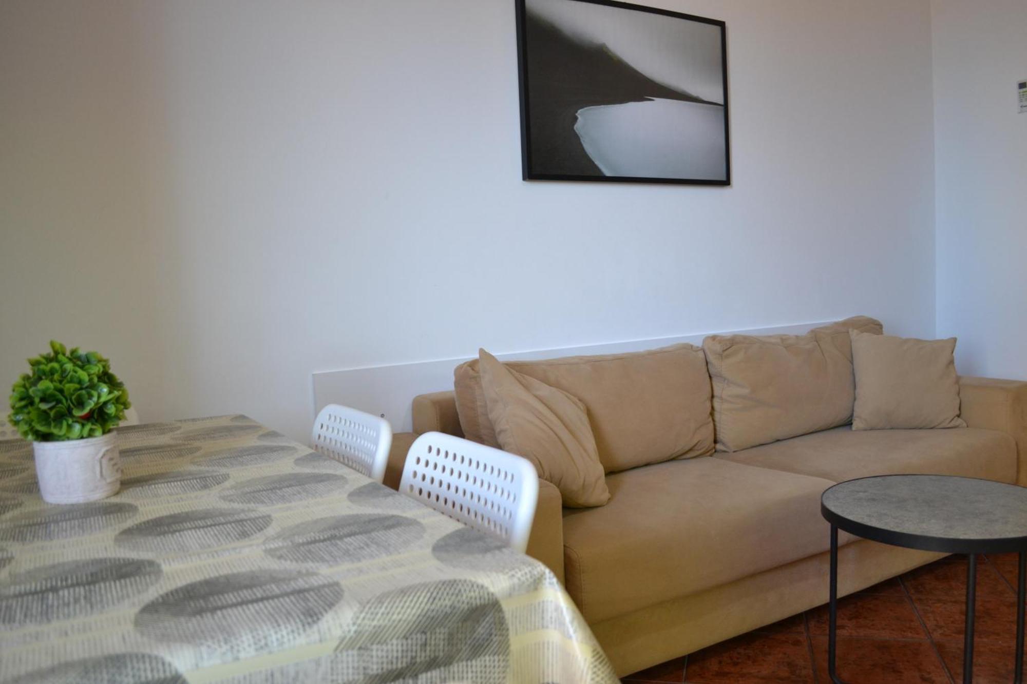 Central 5 Bedrooms Apartment Partial Seaview Вльора Екстер'єр фото