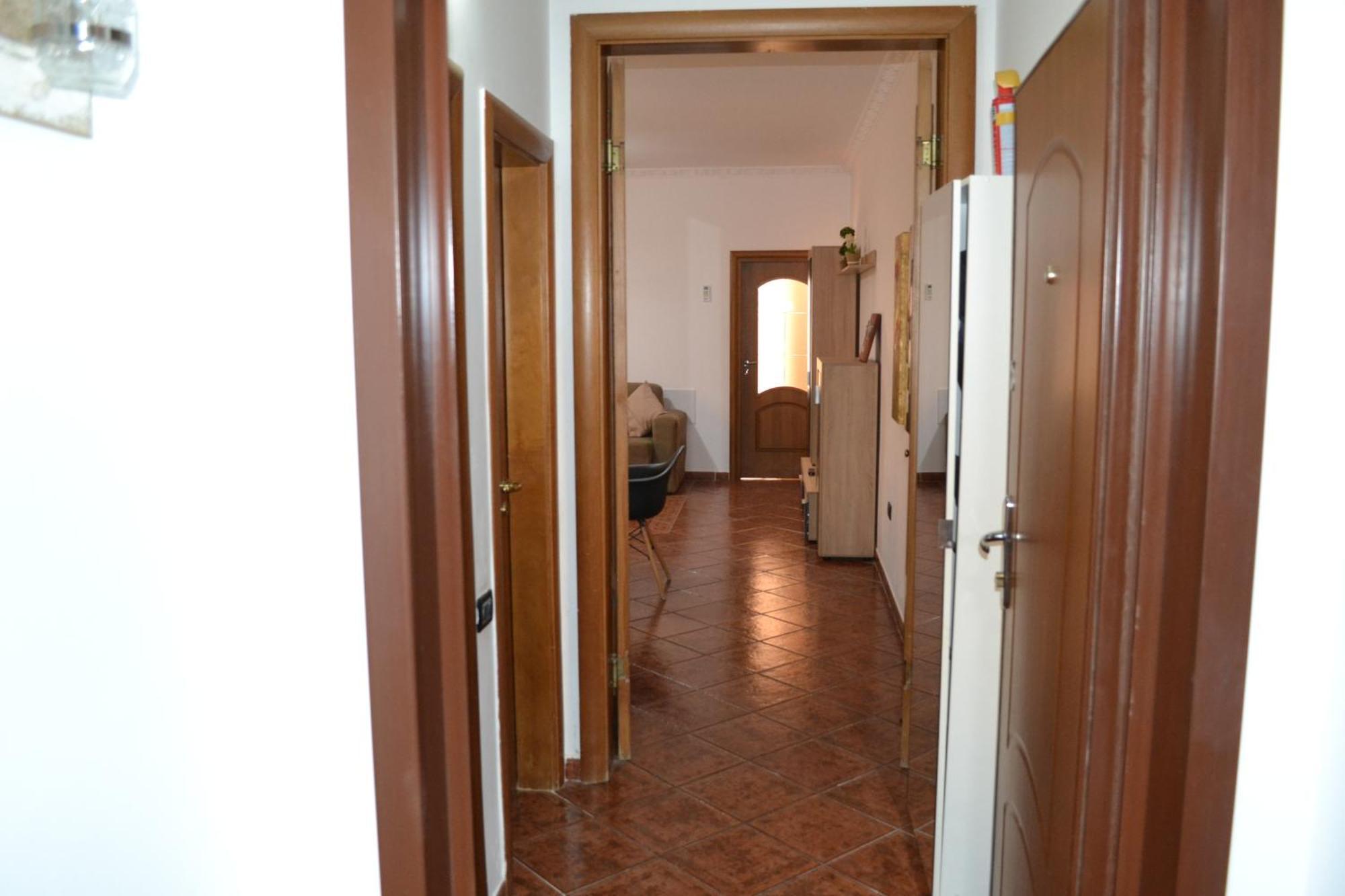 Central 5 Bedrooms Apartment Partial Seaview Вльора Екстер'єр фото