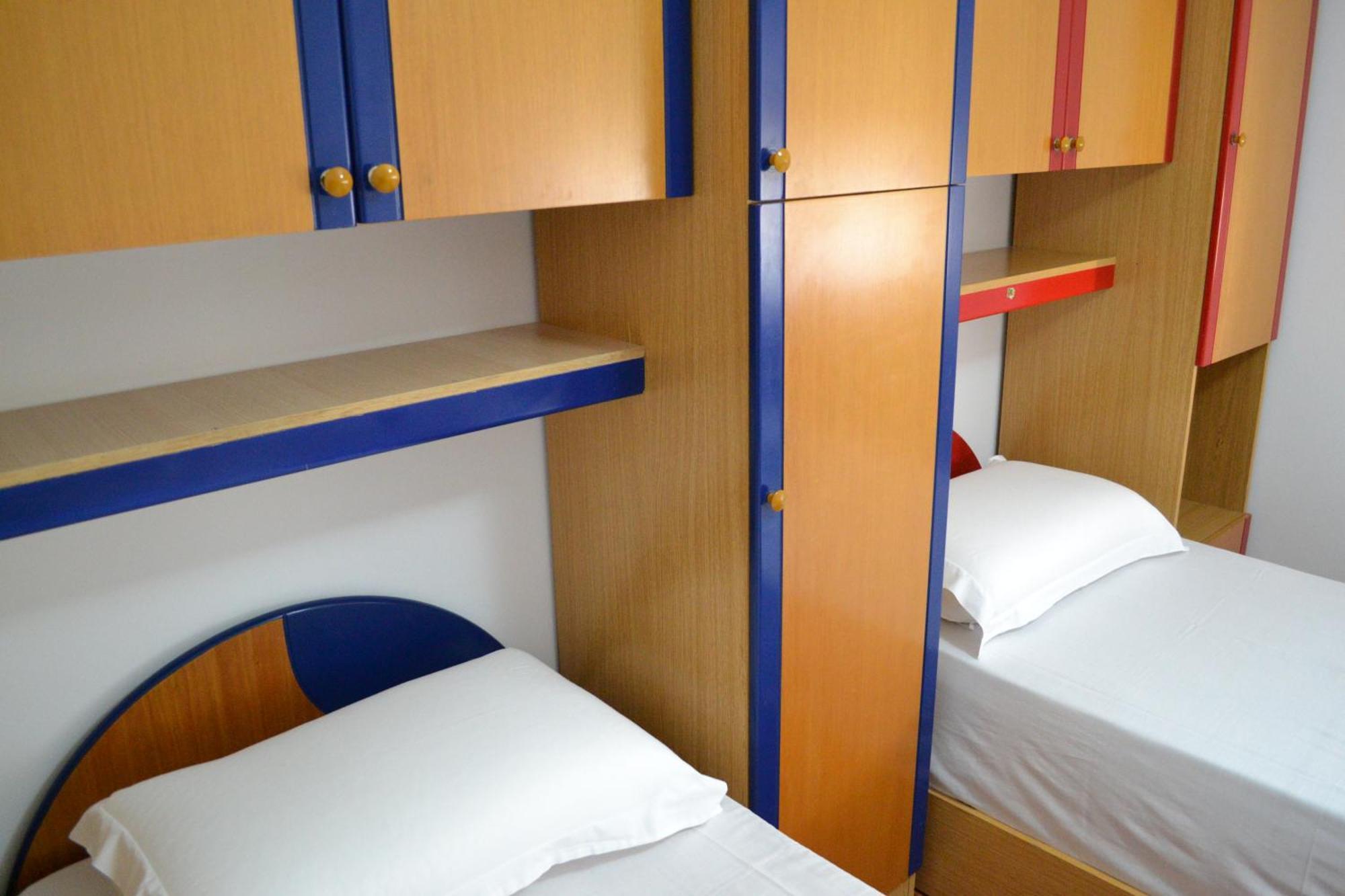 Central 5 Bedrooms Apartment Partial Seaview Вльора Екстер'єр фото